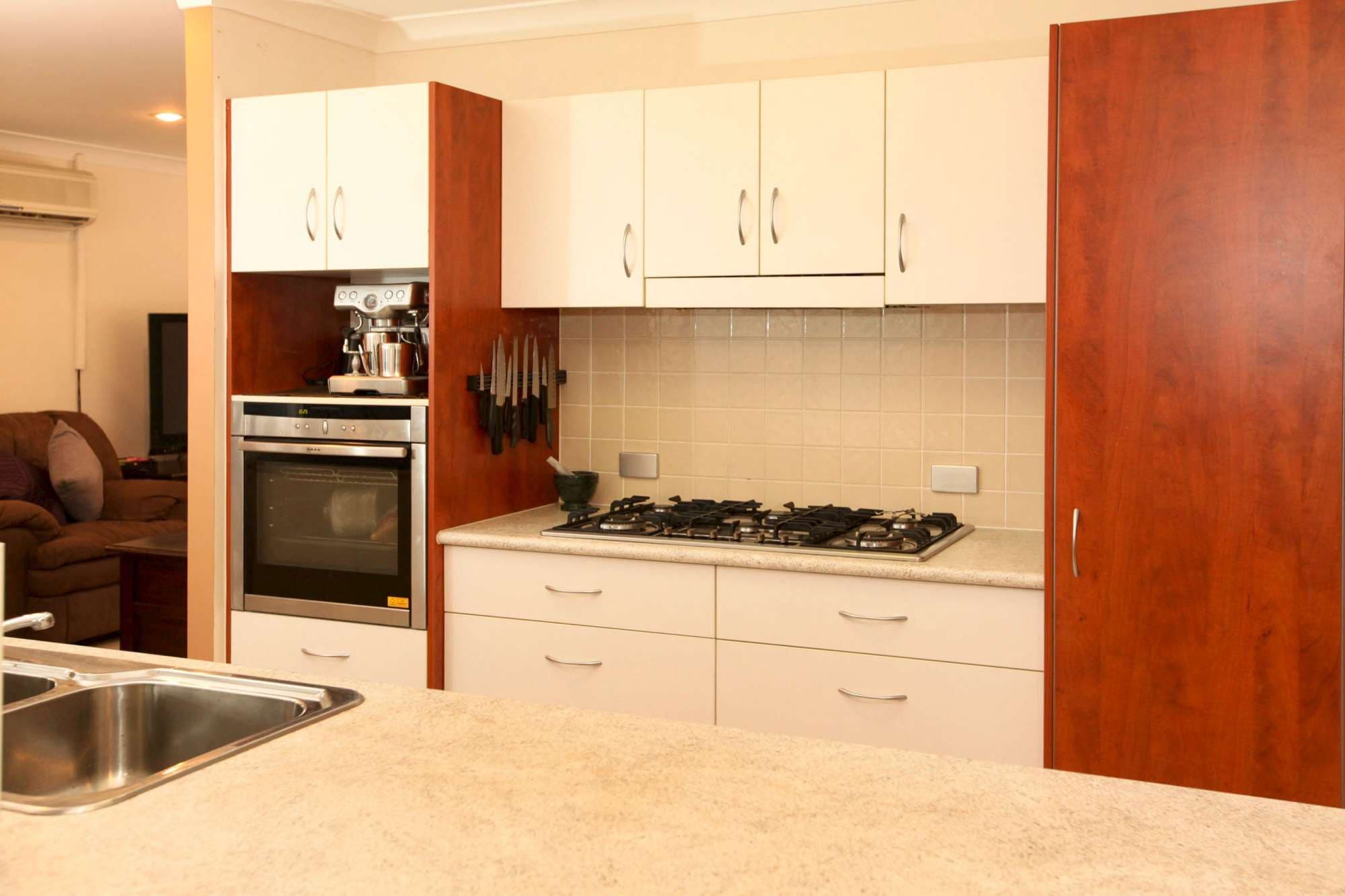 26 Fuji Court, MOUNT LOUISA QLD 4814, Mount Louisa - Thumbnail 4
