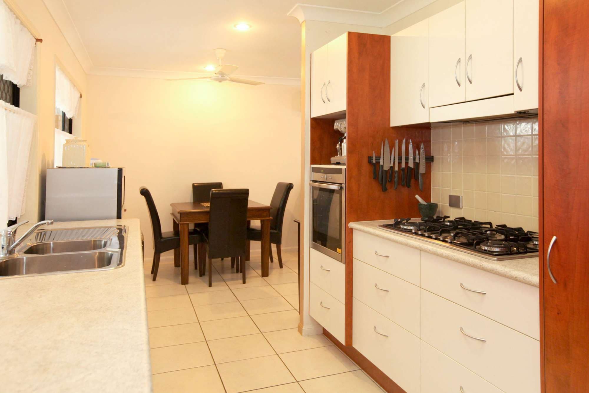 26 Fuji Court, MOUNT LOUISA QLD 4814, Mount Louisa - Thumbnail 5