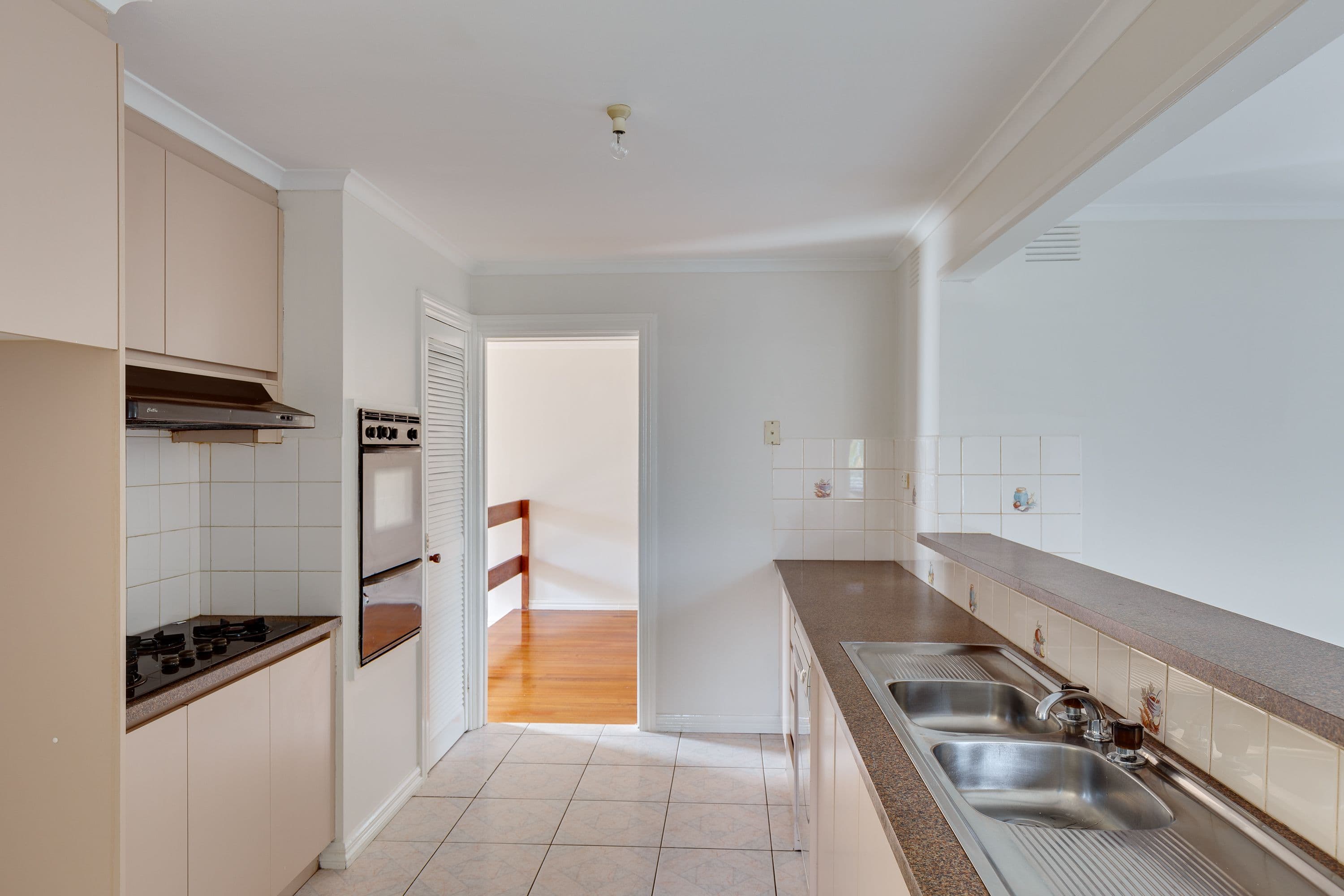 1 Yeadon Court, Epping VIC 3076, Epping - Thumbnail 2