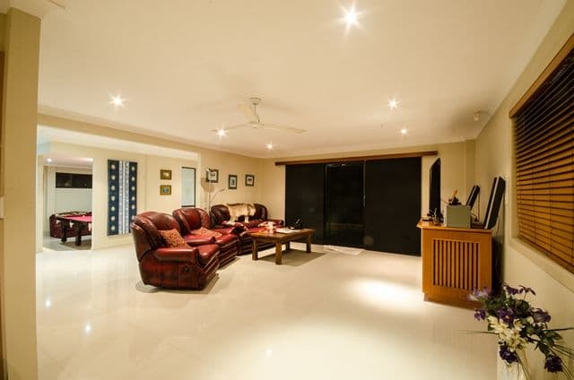 9 Sweetgum Street, ASHMORE QLD 4214, Ashmore - Thumbnail 3