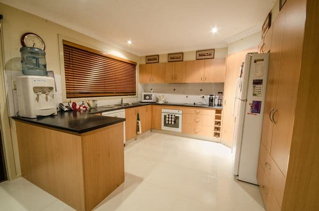 9 Sweetgum Street, ASHMORE QLD 4214, Ashmore - Thumbnail 5