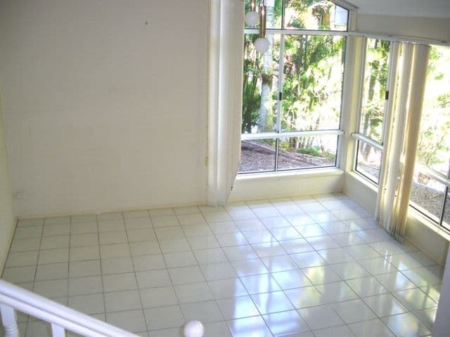 7 St Ives Court, ROCHEDALE SOUTH QLD 4123, Rochedale South - Thumbnail 3