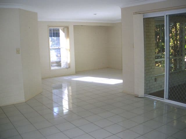 7 St Ives Court, ROCHEDALE SOUTH QLD 4123, Rochedale South - Thumbnail 4