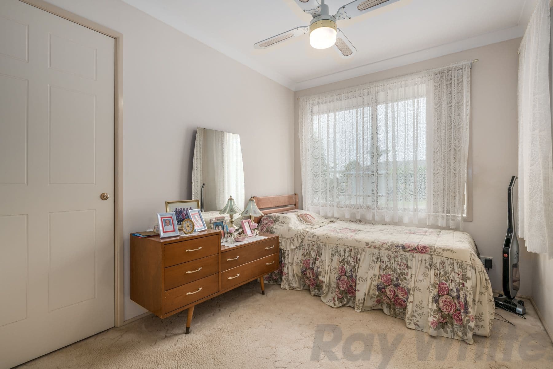 1 Newbiggin Way, Toronto - Thumbnail 5
