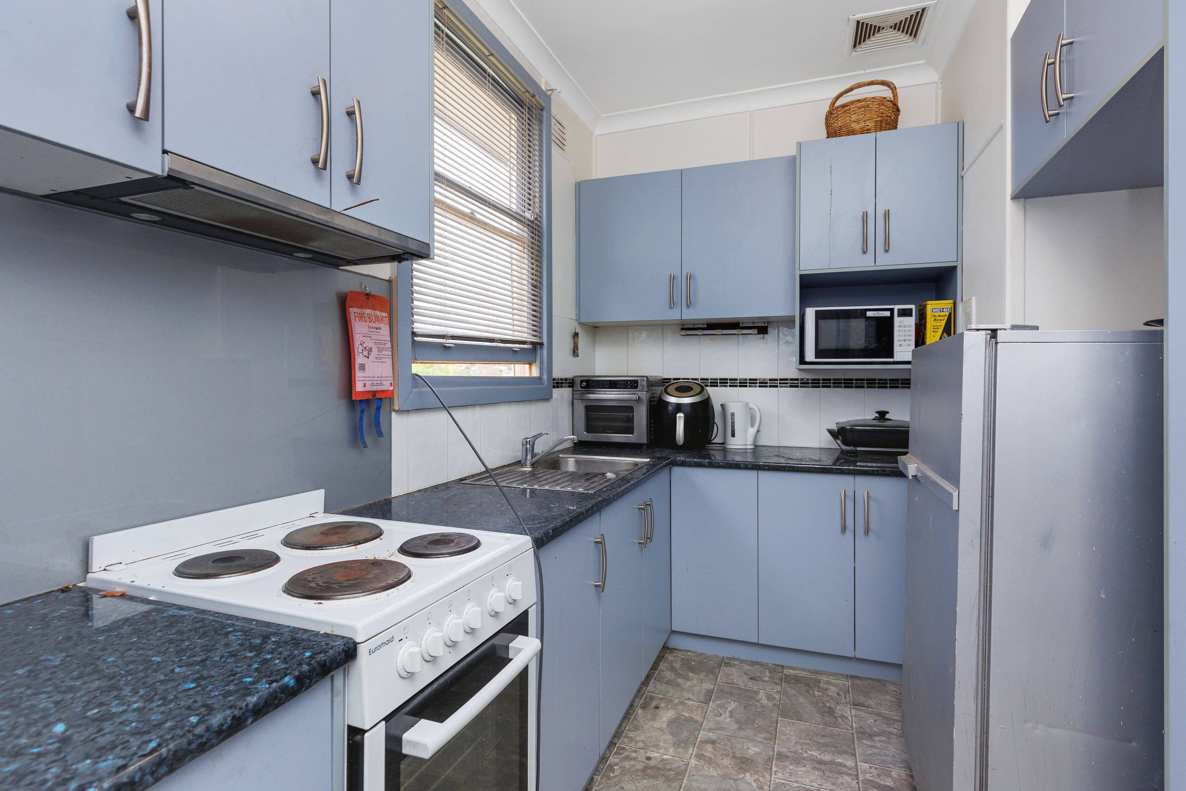 23 Anzac Avenue, Junee NSW 2663, Junee - Thumbnail 2