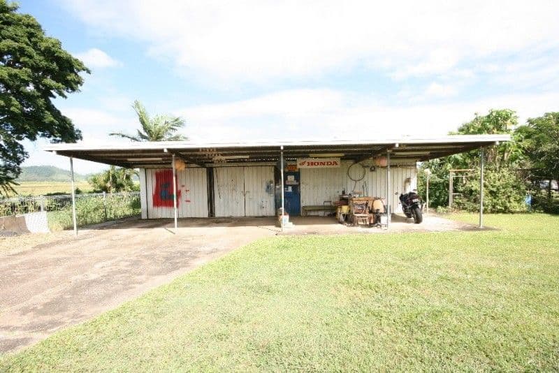 29 Cemetary Road, SARINA QLD 4737, Sarina - Thumbnail 7