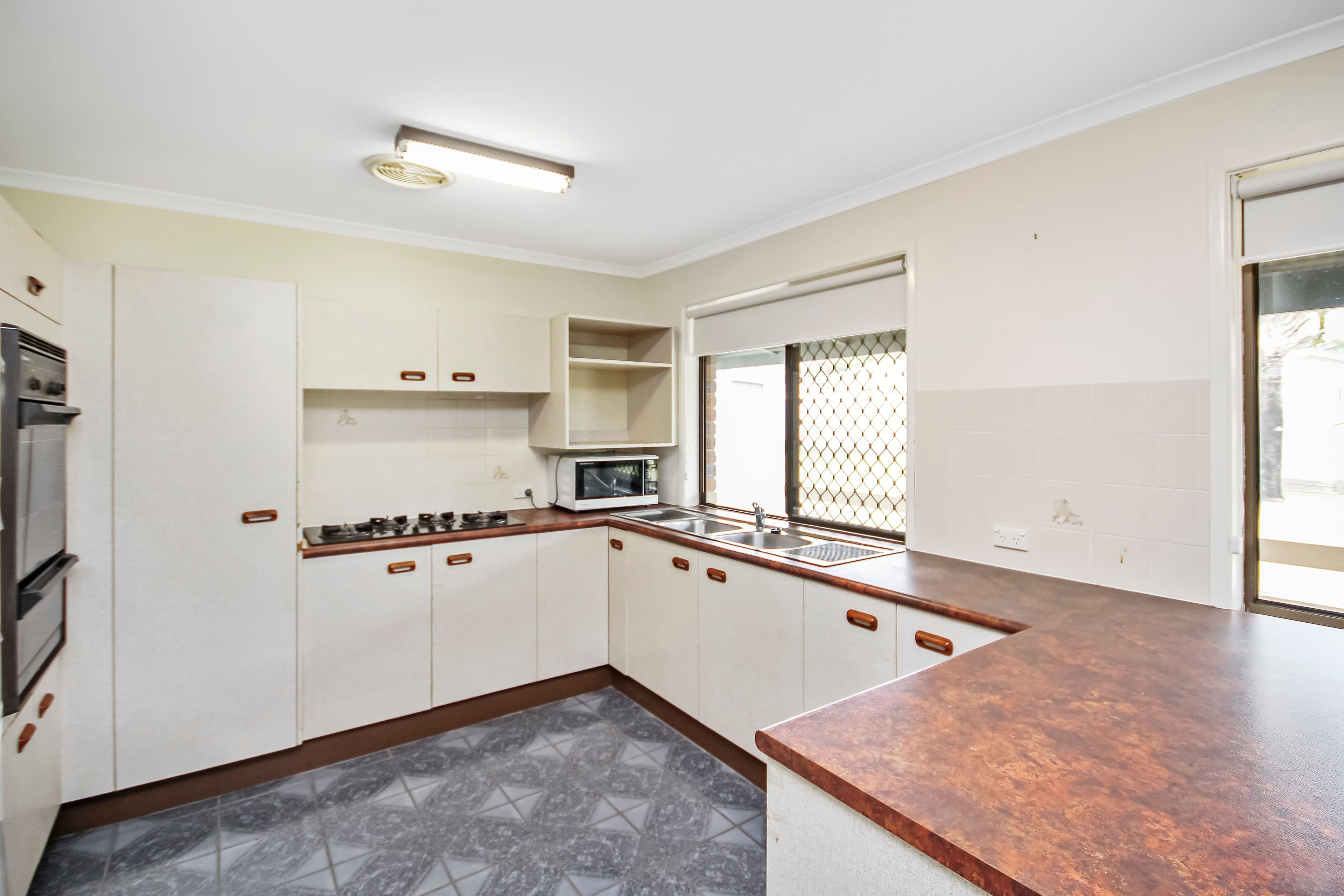 3 Byron Court, Beerburrum QLD 4517, Beerburrum - Thumbnail 2