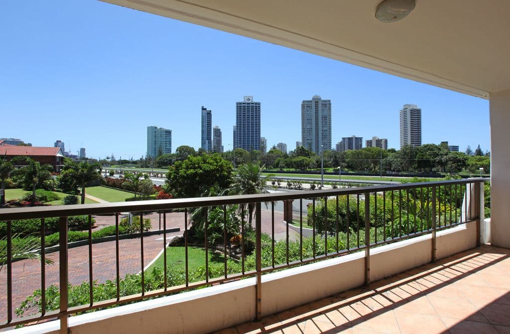 5 'Kings Row South'  18 Commodore Drive, SURFERS PARADISE QLD 4217, Surfers Paradise - Thumbnail 2