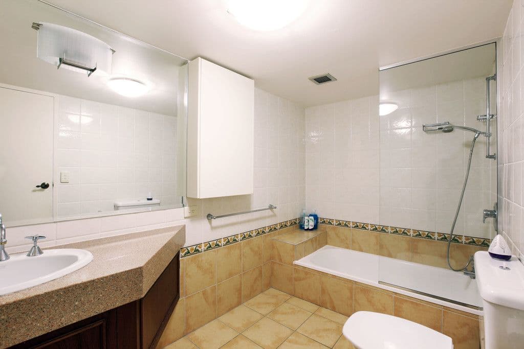 5 'Kings Row South'  18 Commodore Drive, SURFERS PARADISE QLD 4217, Surfers Paradise - Thumbnail 8