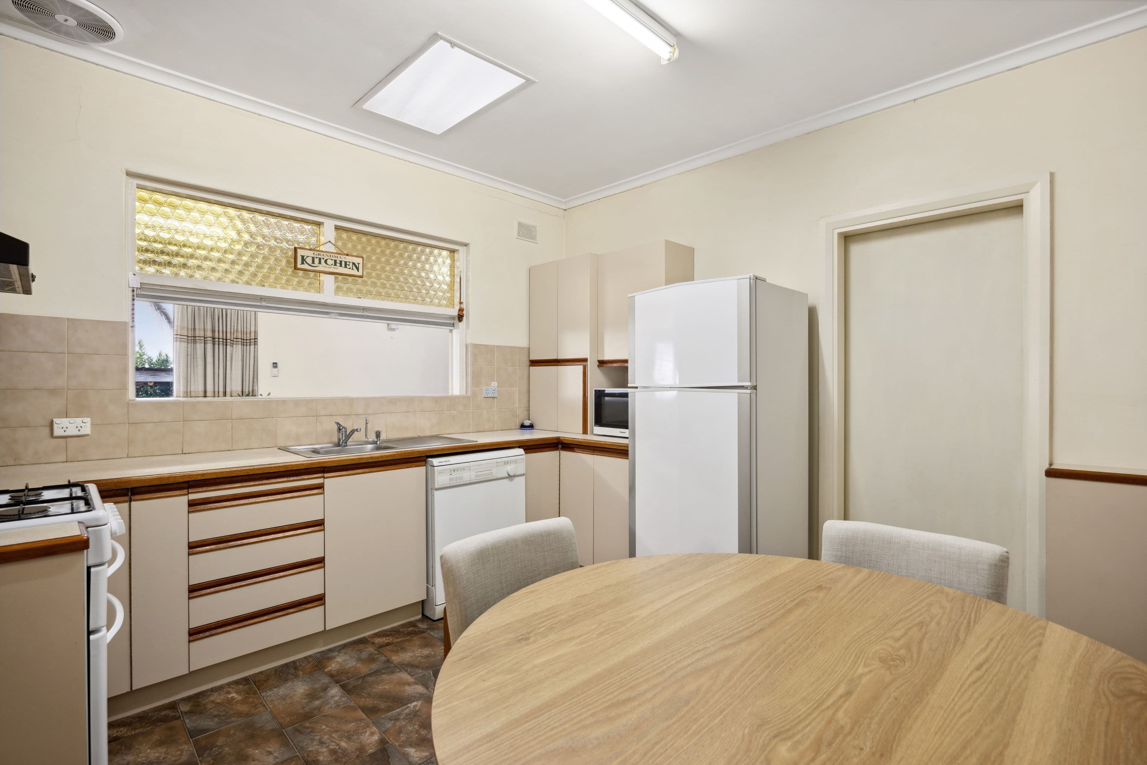 6 Basten Avenue, Seaview Downs SA 5049, Seaview Downs - Thumbnail 8