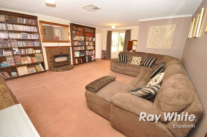 11 Florida Court, CRAIGMORE SA 5114, Craigmore - Thumbnail 2