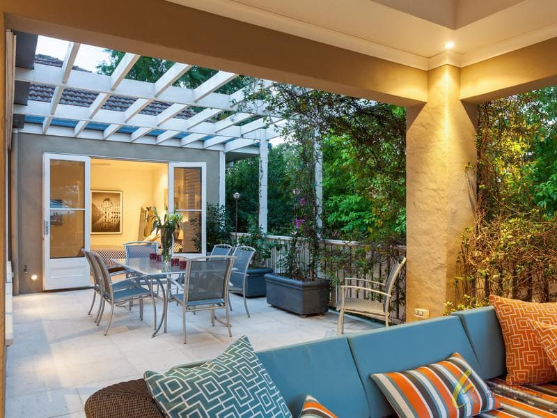183 Hawken Drive, St Lucia - Thumbnail 8