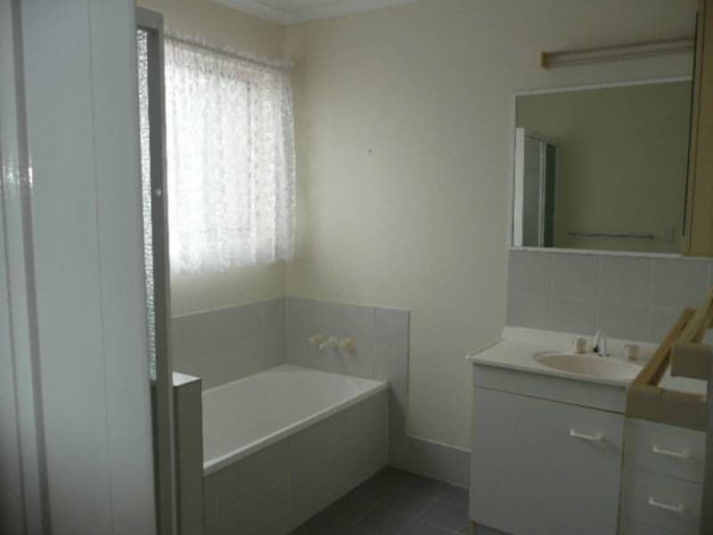 RIVERHILLS QLD 4074, Riverhills - Thumbnail 4