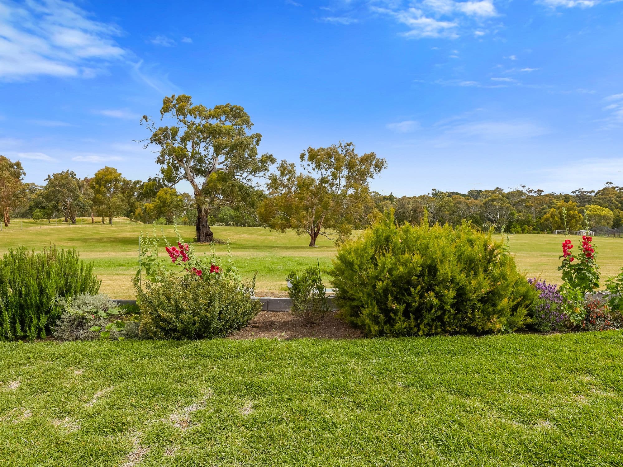 33 Rosa Court, Kyneton VIC 3444, Kyneton - Thumbnail 2