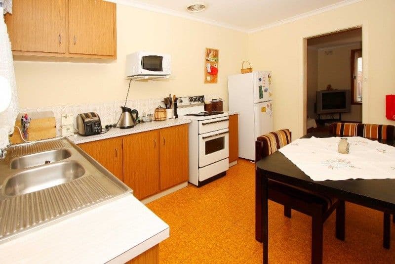 60 Henty Street, RESERVOIR VIC 3073, Reservoir - Thumbnail 4