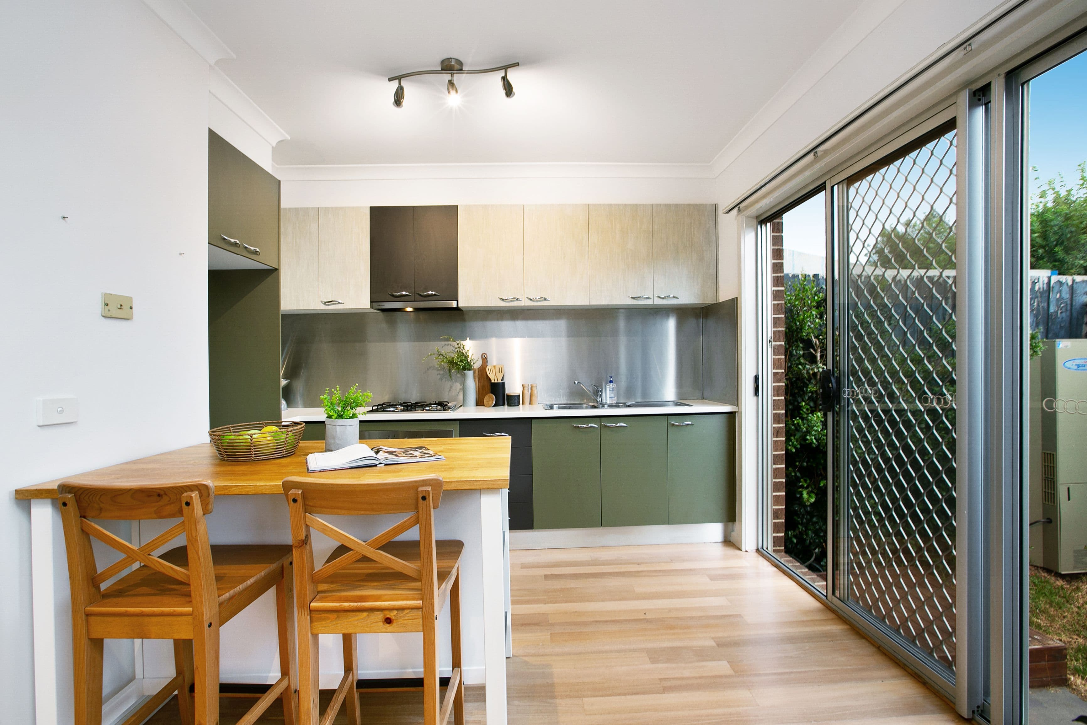 19 Nicholson Avenue, Reservoir VIC 3073, Reservoir - Thumbnail 7