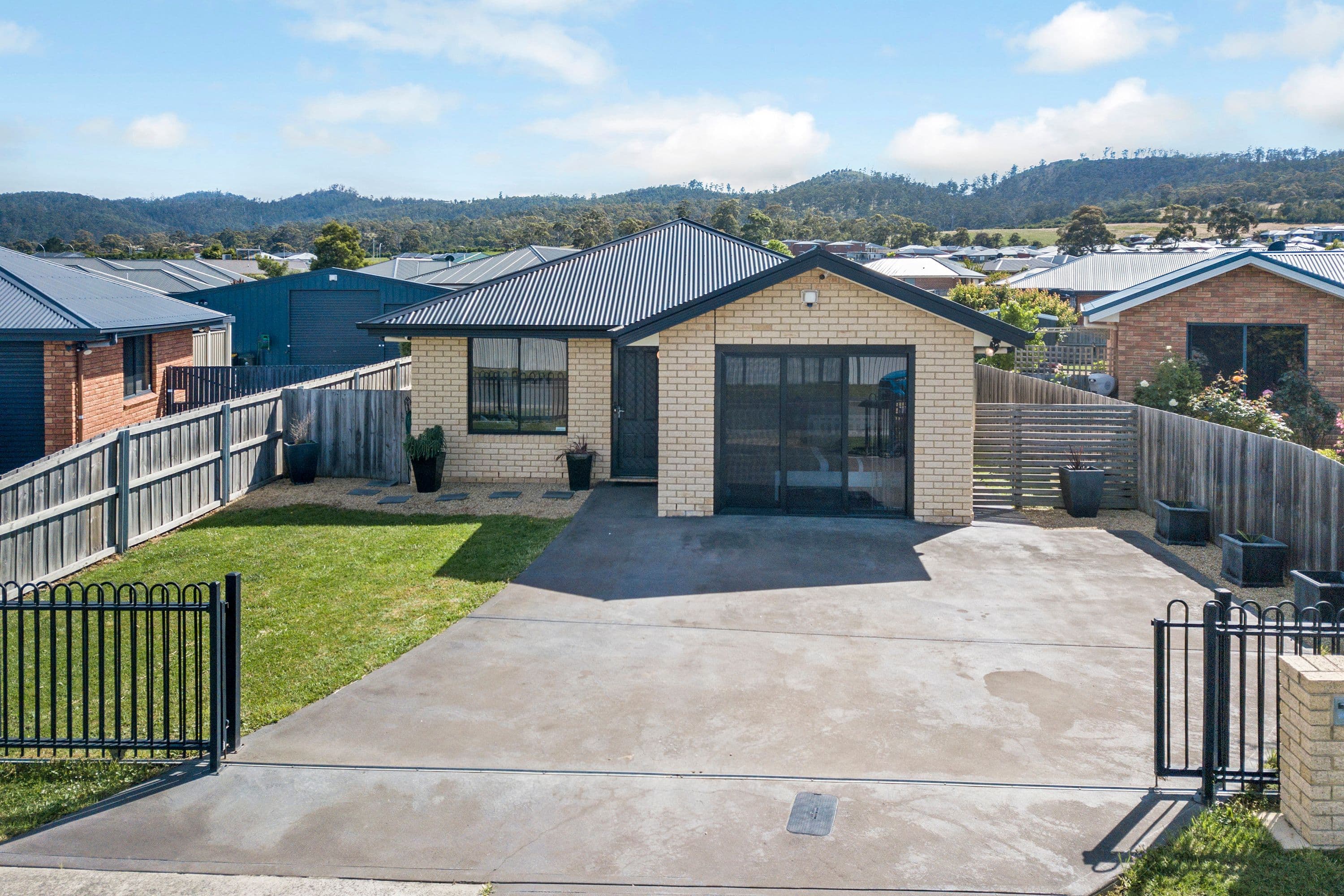 18 Clarence Crescent, Rokeby TAS 7019, Rokeby - Image 1