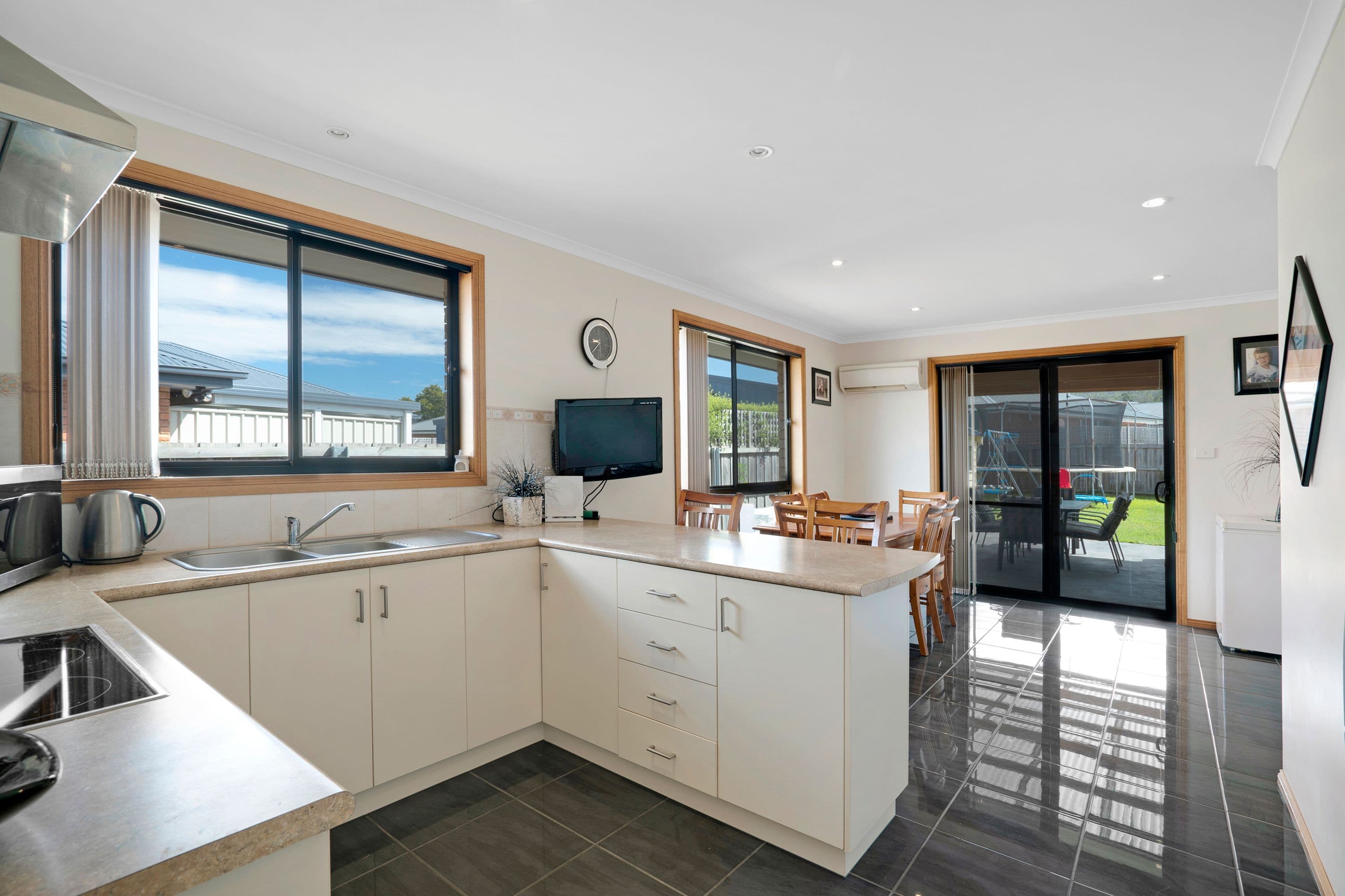 18 Clarence Crescent, Rokeby TAS 7019, Rokeby - Thumbnail 3