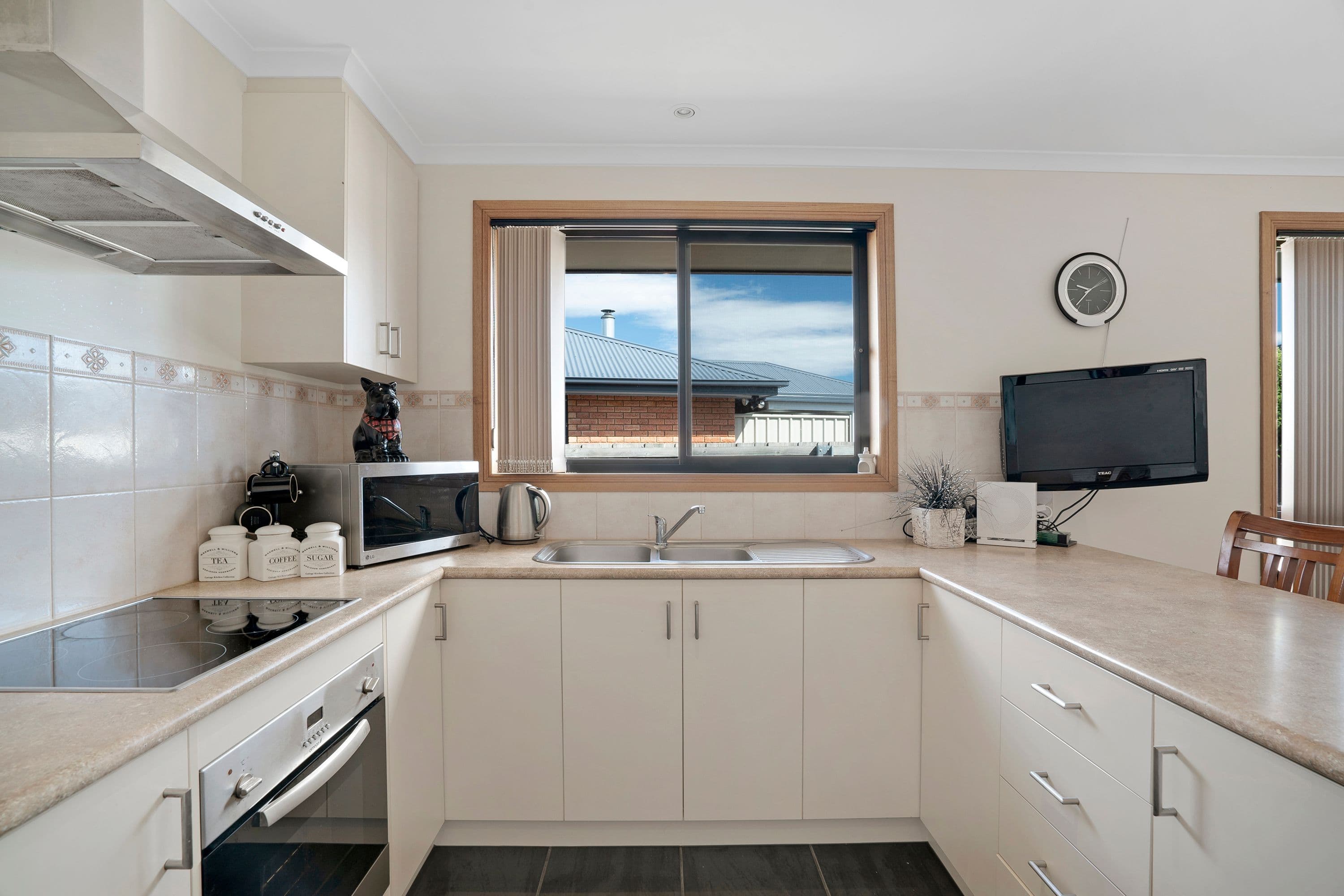 18 Clarence Crescent, Rokeby TAS 7019, Rokeby - Thumbnail 4
