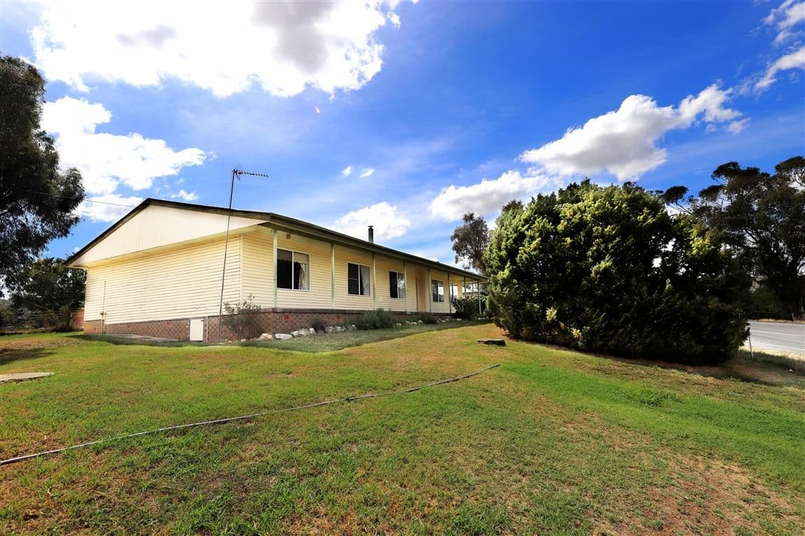 15 Camp Street, Adelong - Image 1