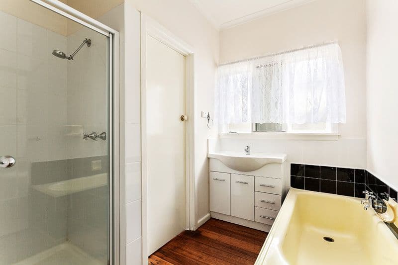 42 Golf Road, OAKLEIGH SOUTH VIC 3167, Oakleigh South - Thumbnail 5