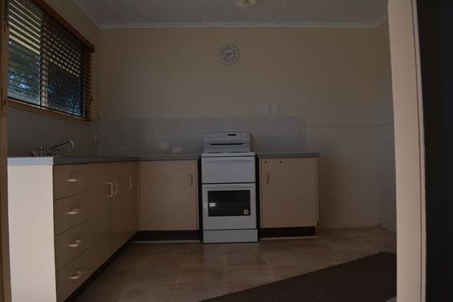 3 Carnation Street, Blackall QLD 4472, Blackall - Thumbnail 2