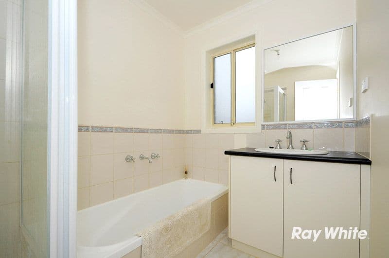 6 Greenbriar Way, CRANBOURNE WEST VIC 3977, Cranbourne West - Thumbnail 7