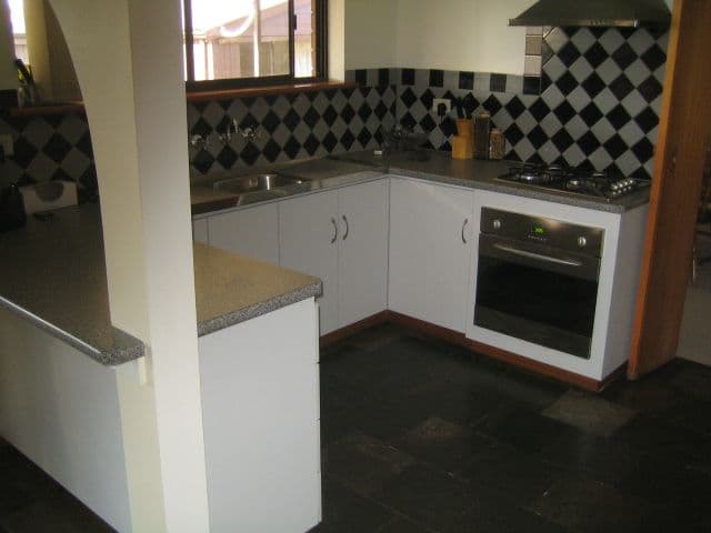.4 Kanimbla Court, CRAIGMORE SA 5114, Craigmore - Thumbnail 2
