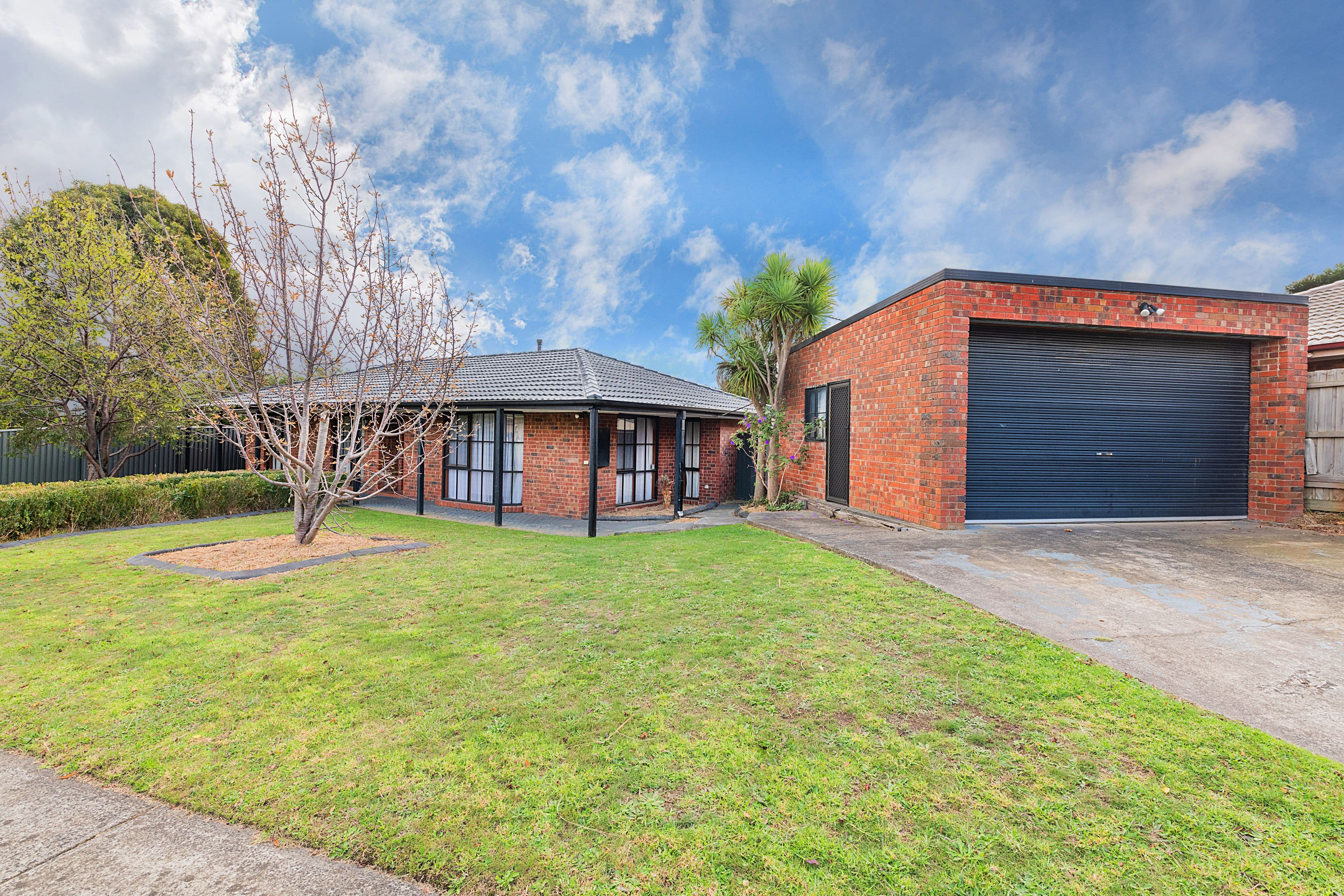 9 Collins Crescent, Berwick VIC 3806, Berwick - Thumbnail 3