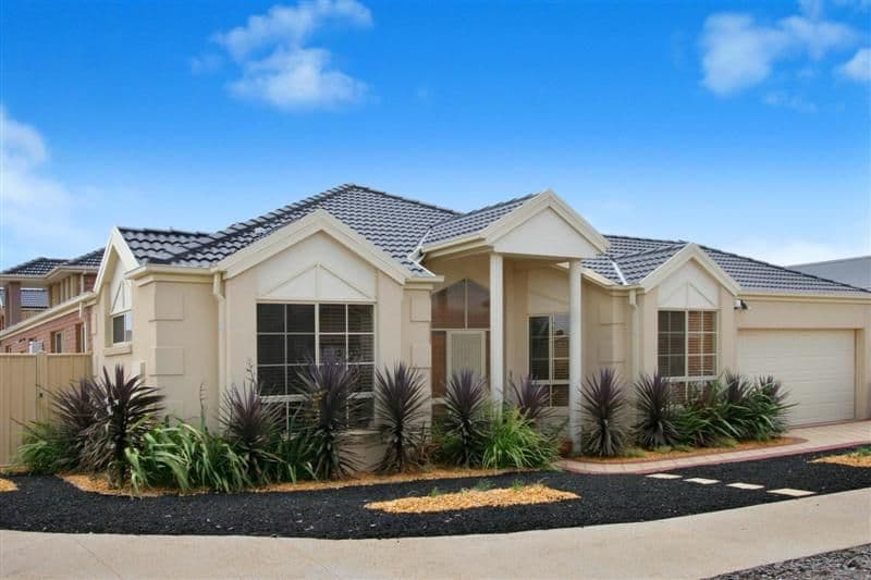 14 Renfrey Gardens, CAROLINE SPRINGS VIC 3023, Caroline Springs - Image 1