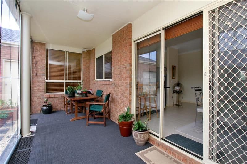 14 Renfrey Gardens, CAROLINE SPRINGS VIC 3023, Caroline Springs - Thumbnail 8