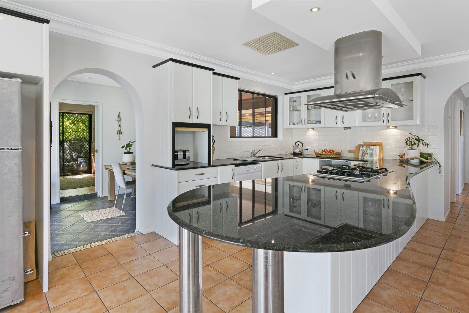 9 Myrtle Court, Palm Beach QLD 4221, Palm Beach - Thumbnail 6