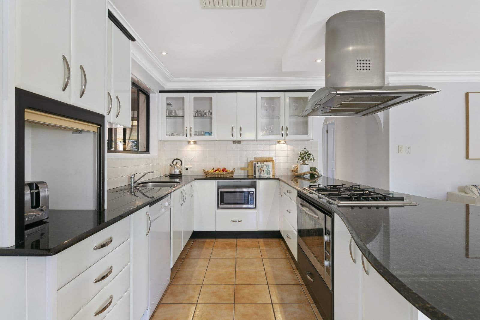 9 Myrtle Court, Palm Beach QLD 4221, Palm Beach - Thumbnail 7