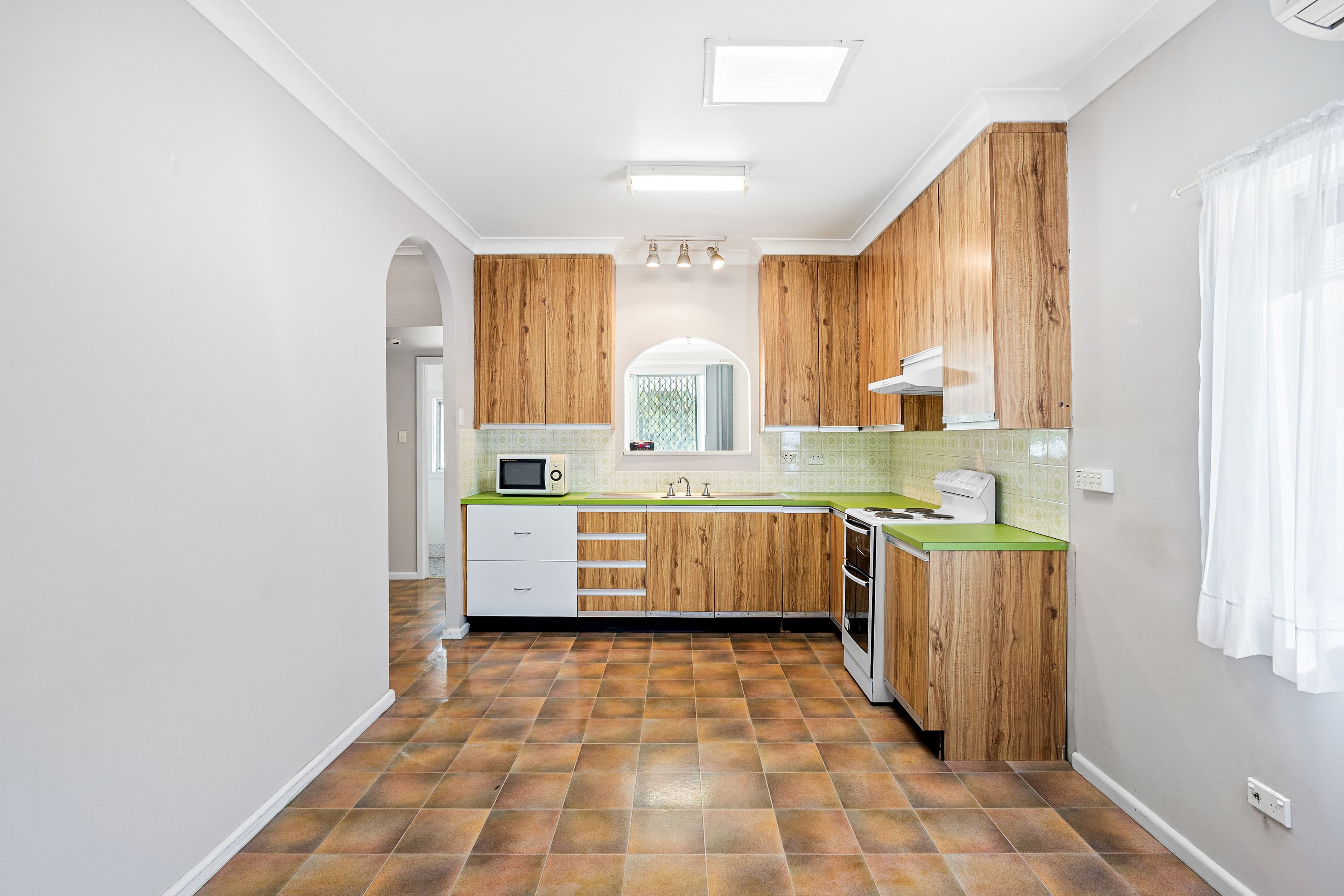 41 Hoskins Avenue, Warrawong NSW 2502, Warrawong - Thumbnail 2