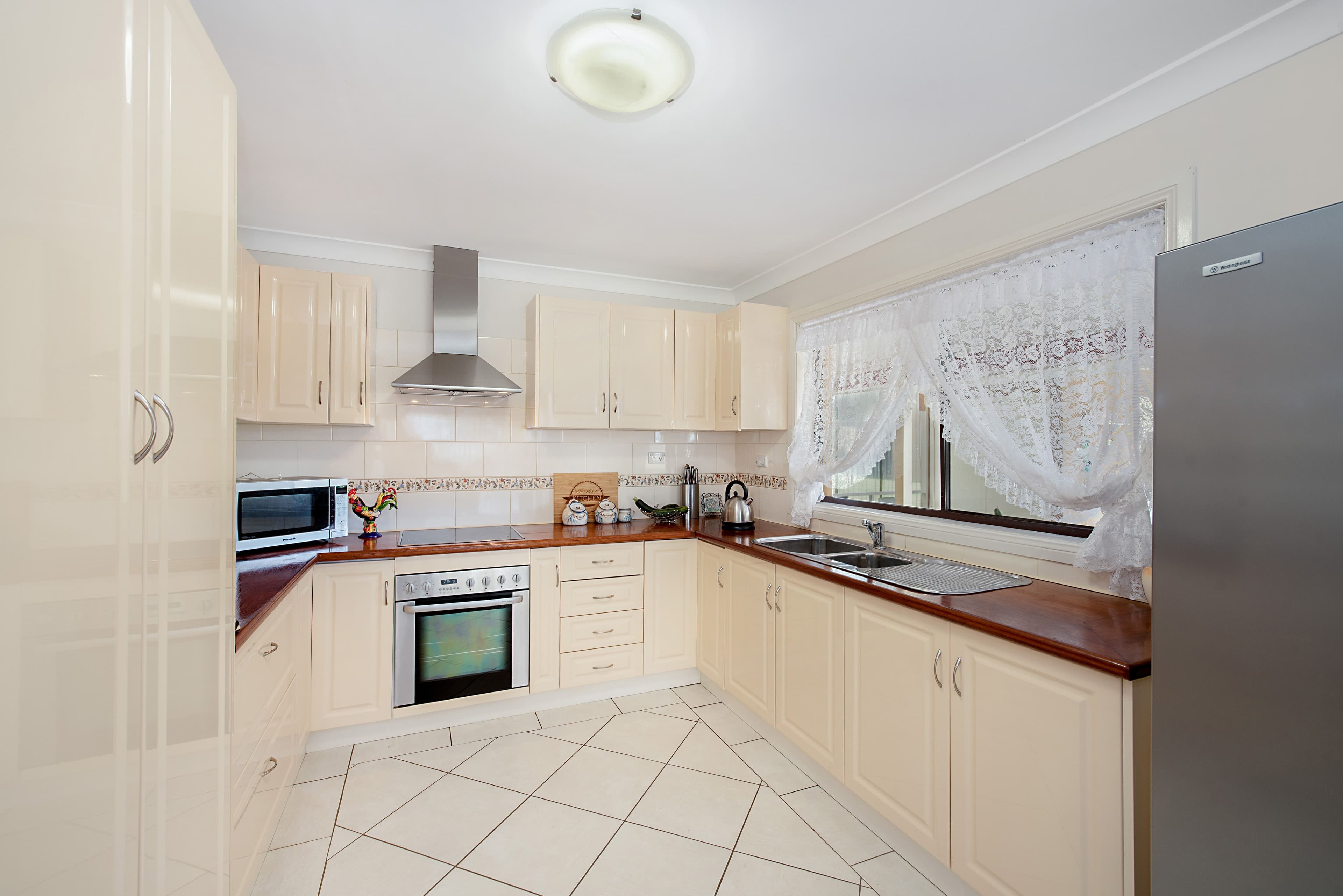 266 Old North Road, Lochinvar - Thumbnail 3