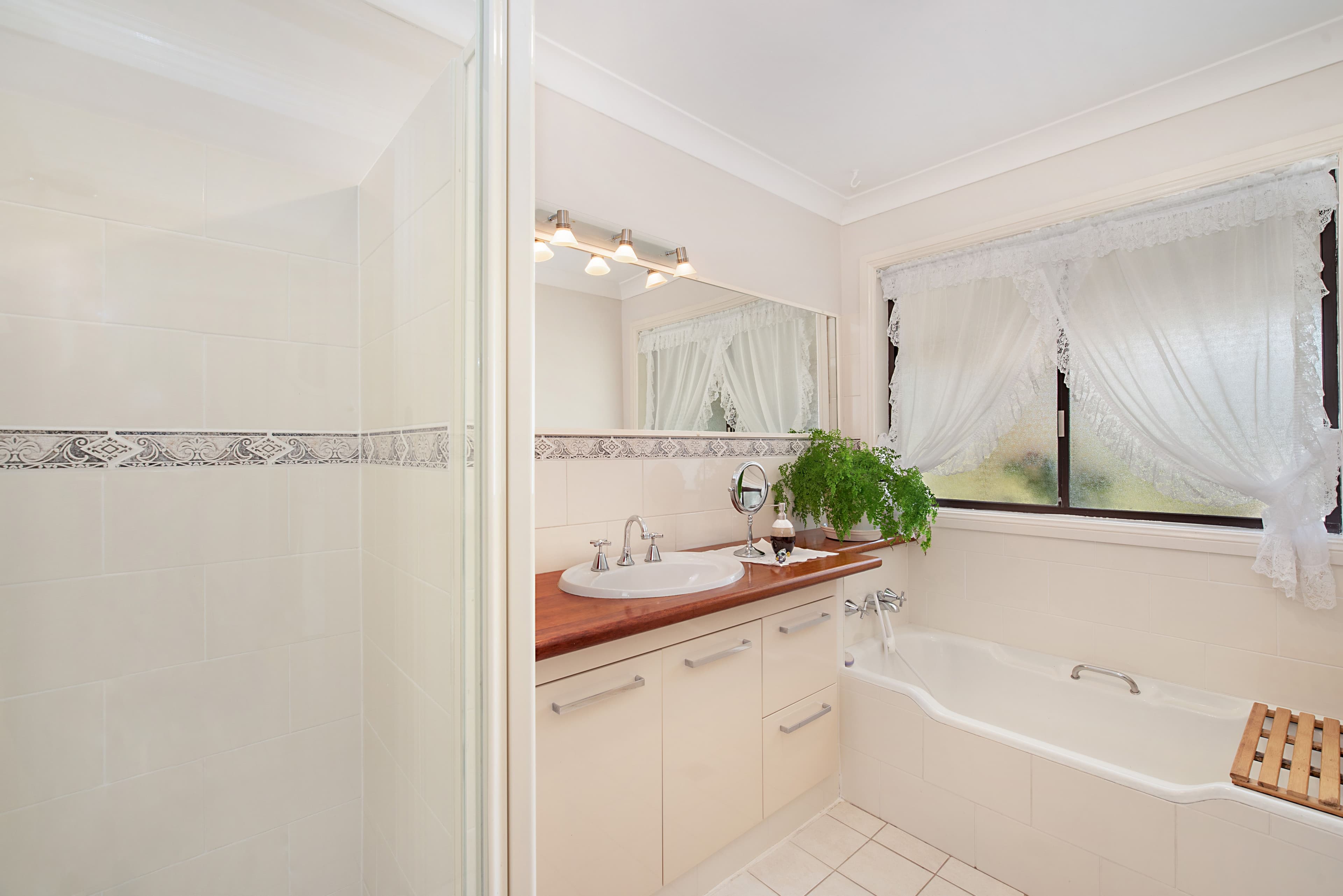 266 Old North Road, Lochinvar - Thumbnail 8