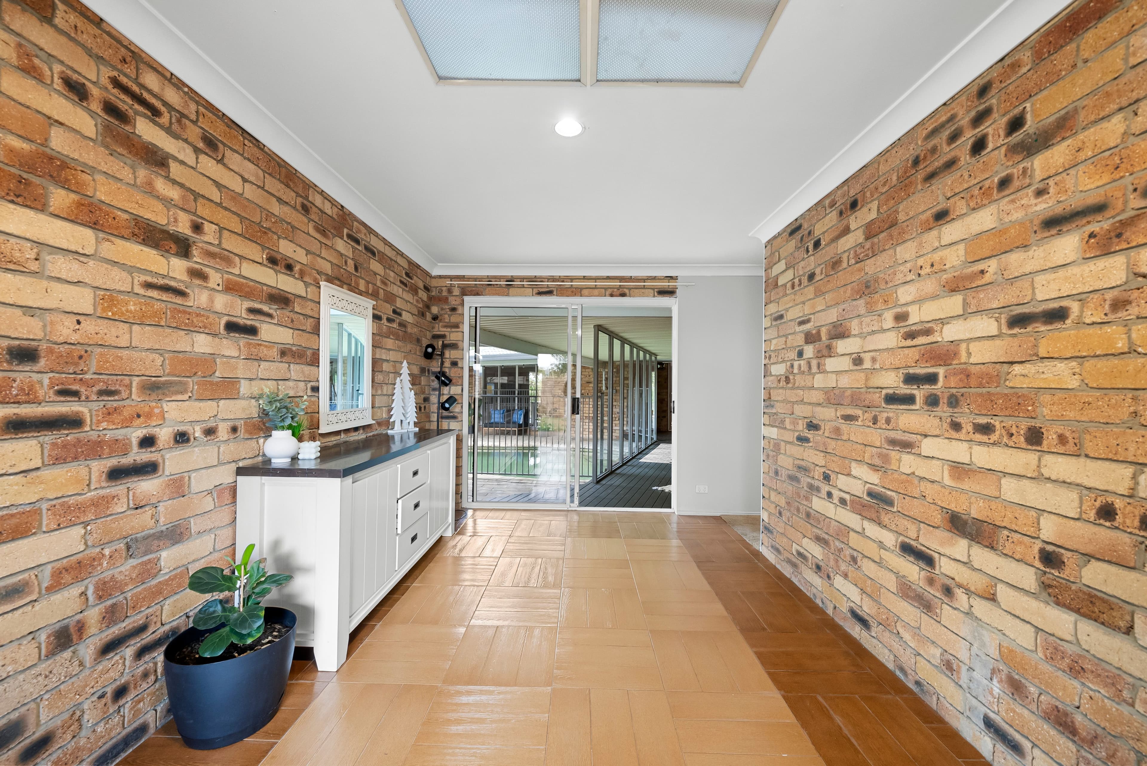 28 Jarrahdale Drive, Elanora QLD 4221, Elanora - Thumbnail 4
