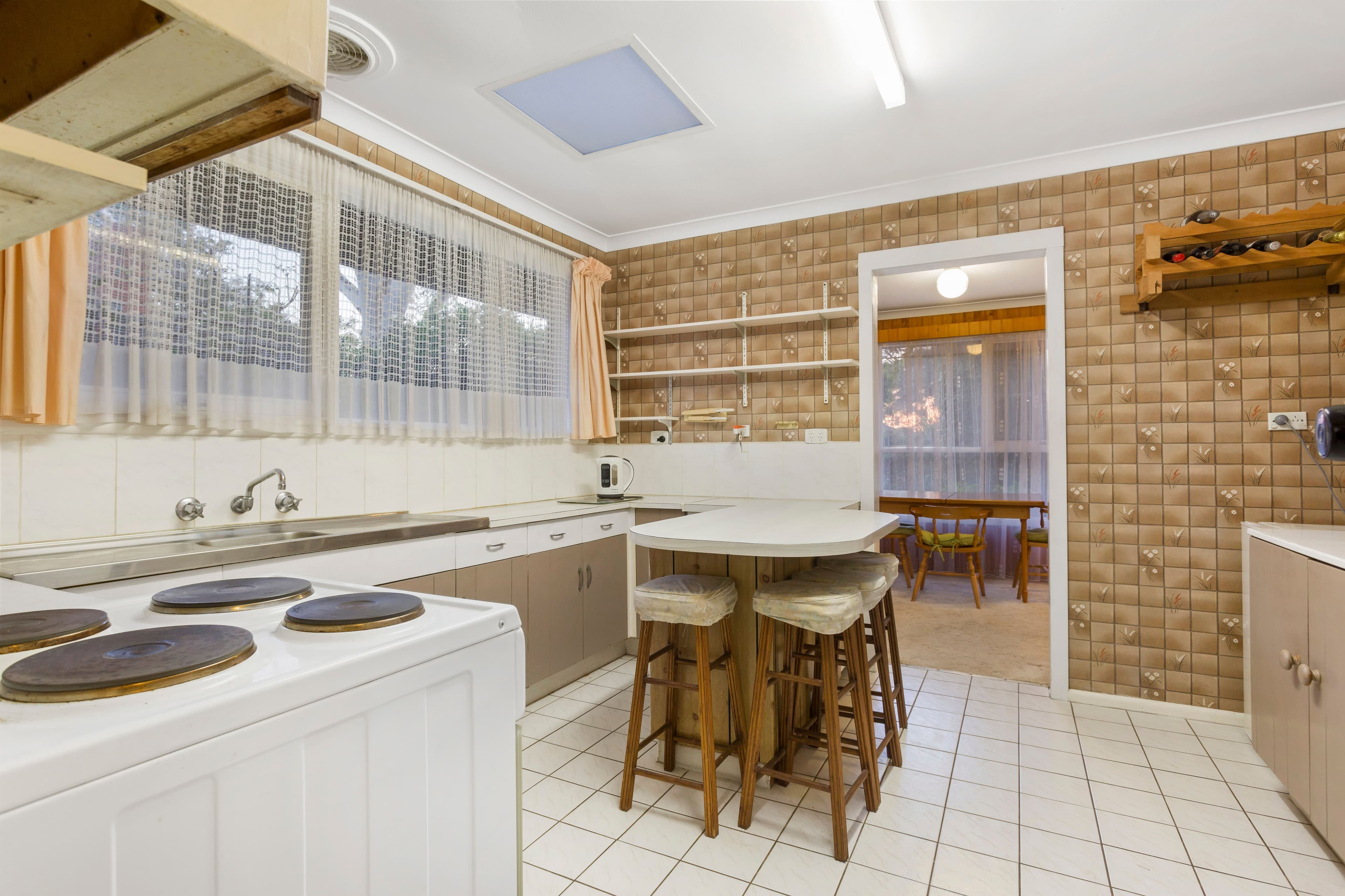 13 Carrington Avenue, Seaford VIC 3198, Seaford - Thumbnail 2