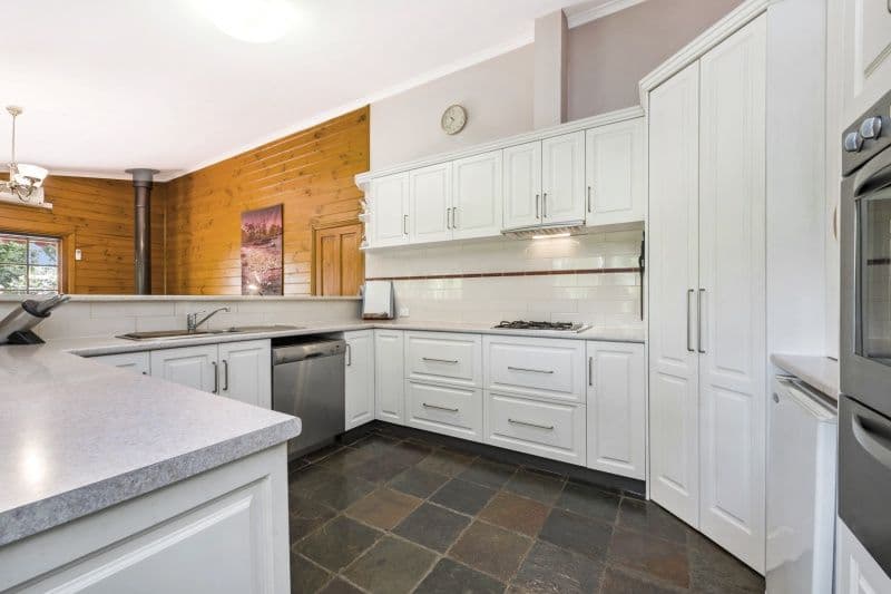 13 Sutherland Street, Lethbridge VIC 3332, Lethbridge - Thumbnail 2