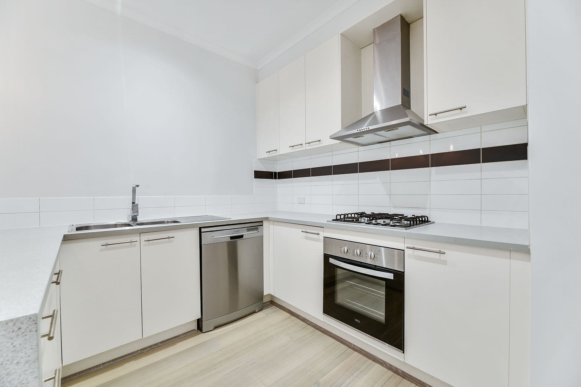 46 Edgeware Close, Pakenham VIC 3810, Pakenham - Thumbnail 5