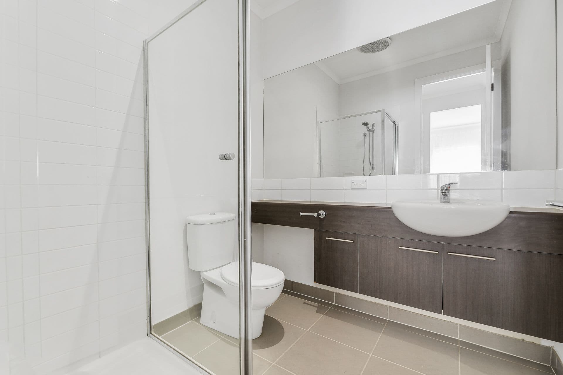46 Edgeware Close, Pakenham VIC 3810, Pakenham - Thumbnail 7