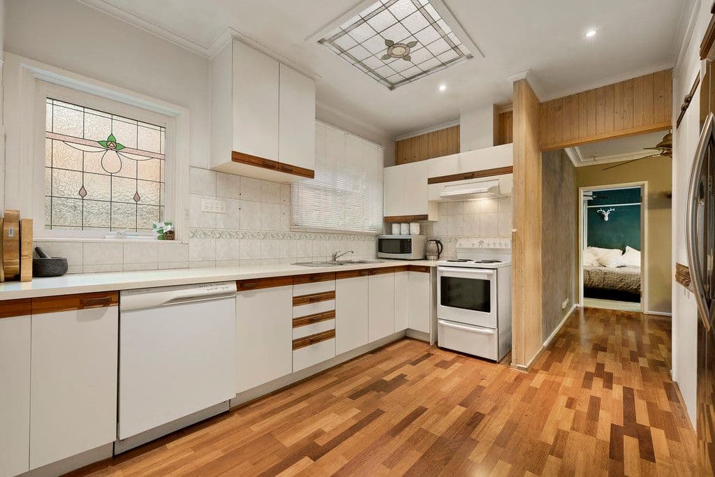 42 Kingswood Drive, Dingley Village VIC 3172, Dingley Village - Thumbnail 3