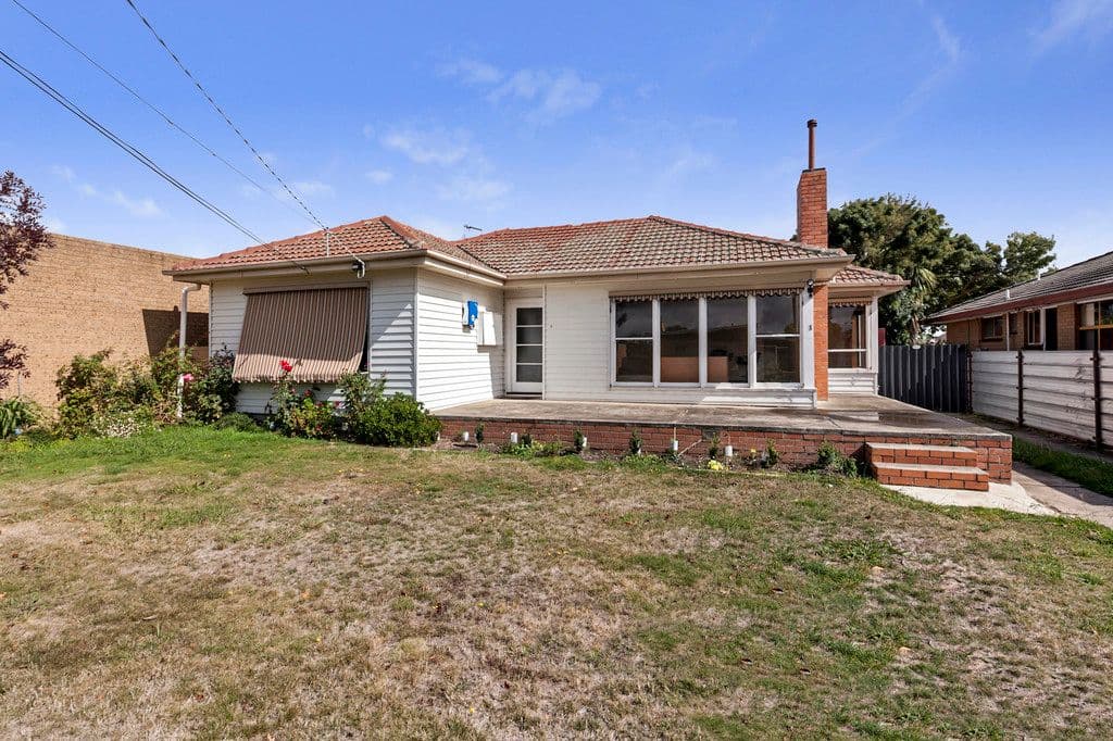 1 Huntington Street, WENDOUREE VIC 3355, Wendouree - Thumbnail 2