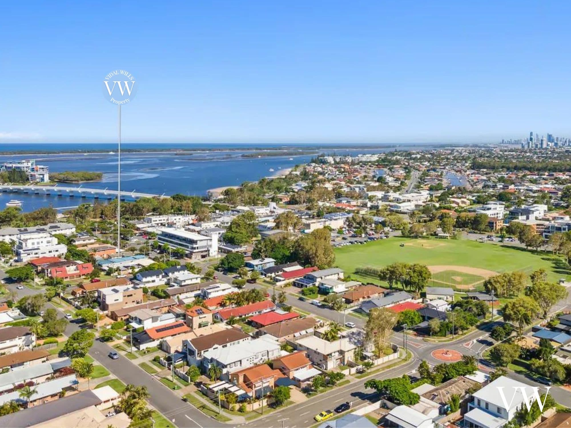 11 Bruce Avenue, Paradise Point QLD 4216, Paradise Point - Image 1