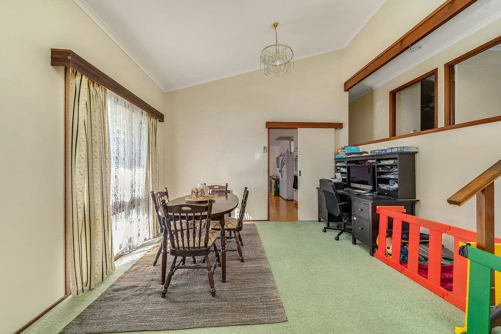 15 Fitzgibbon Place, Karabar NSW 2620, Karabar - Thumbnail 4