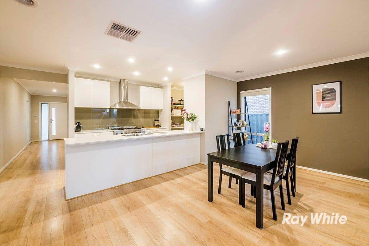 7 Tinnadice Road, CRANBOURNE EAST VIC 3977, Cranbourne East - Thumbnail 5