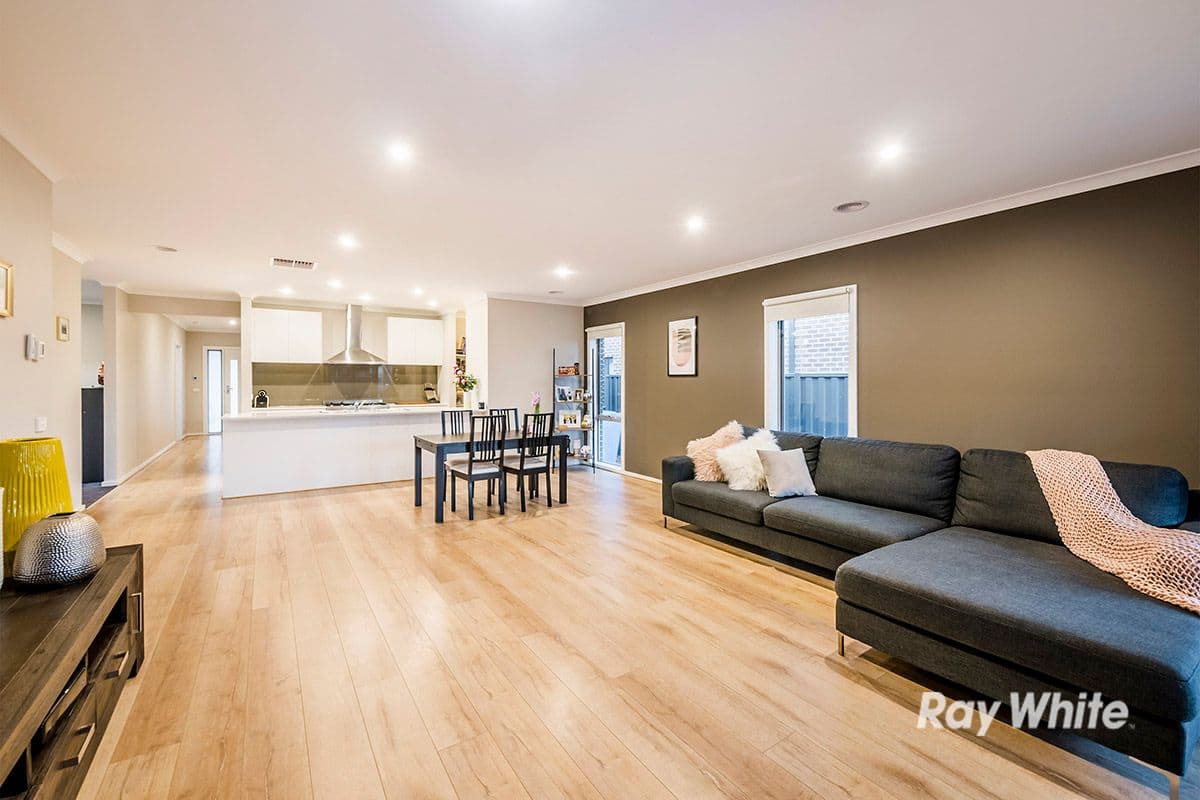 7 Tinnadice Road, CRANBOURNE EAST VIC 3977, Cranbourne East - Thumbnail 6