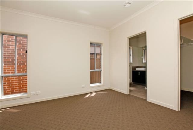 9 Clarendon Street, CRAIGIEBURN VIC 3064, Craigieburn - Thumbnail 5