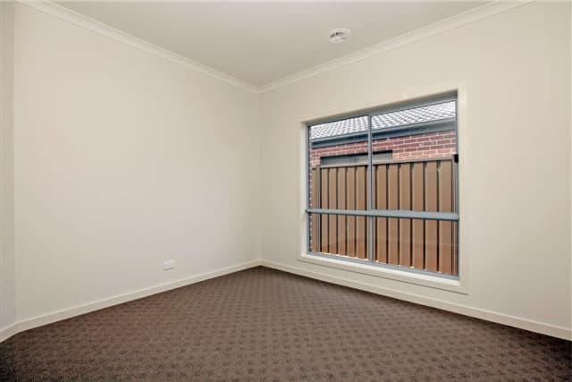 9 Clarendon Street, CRAIGIEBURN VIC 3064, Craigieburn - Thumbnail 6