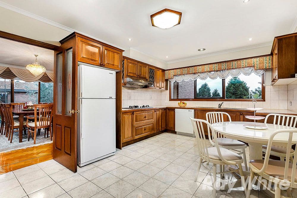 31 Craig Hill Drive, Wheelers Hill VIC 3150, Wheelers Hill - Thumbnail 3
